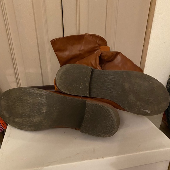 Women’s boot’s slightly over the knee - Picture 4 of 7